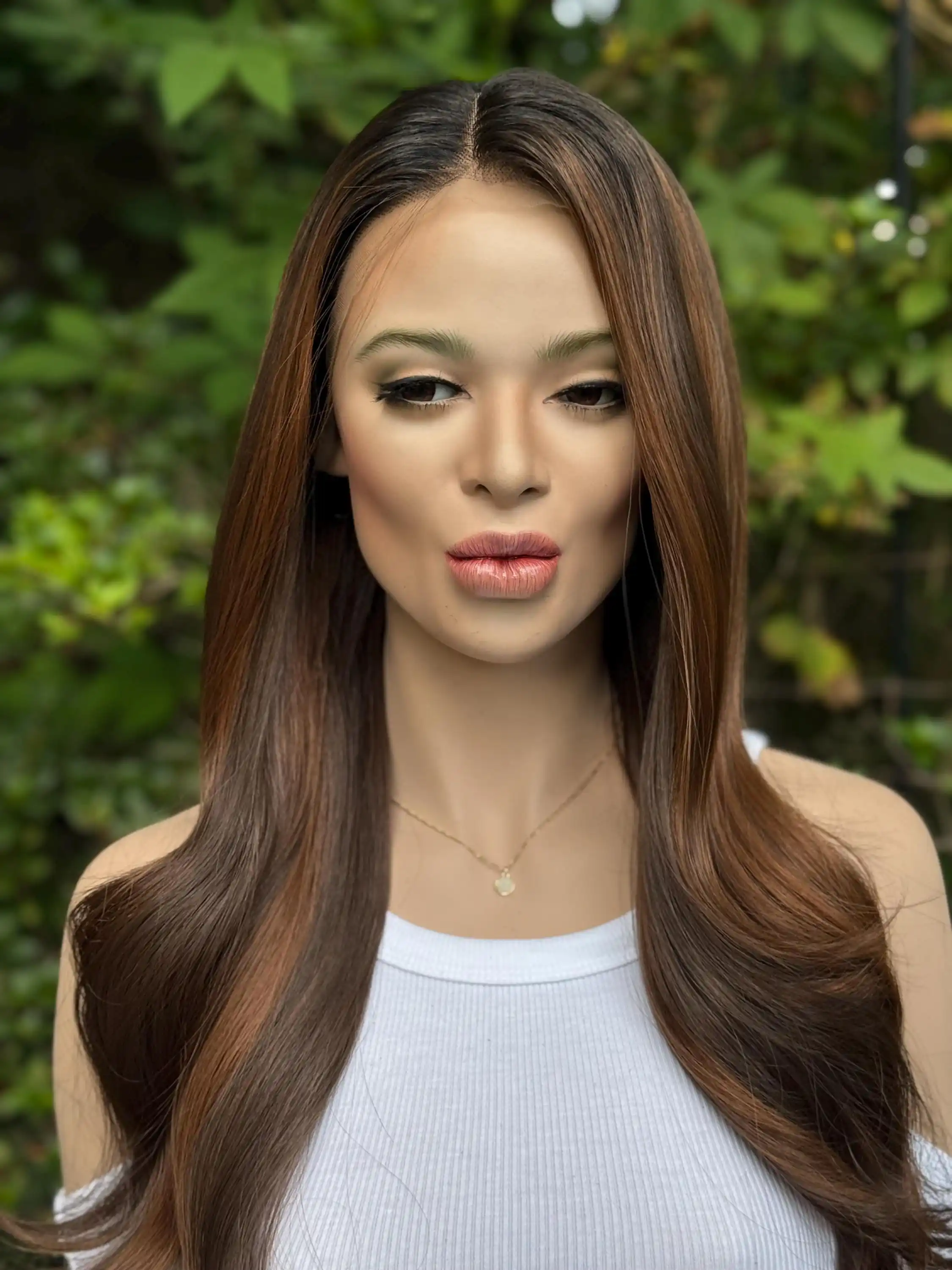 

Выделите Шоколадно-коричневый блондин Синтетический парик Длинный объемный волнистый многослойный парик для женщин Ежедневное использование Парик шнурка для волос Термостойкий