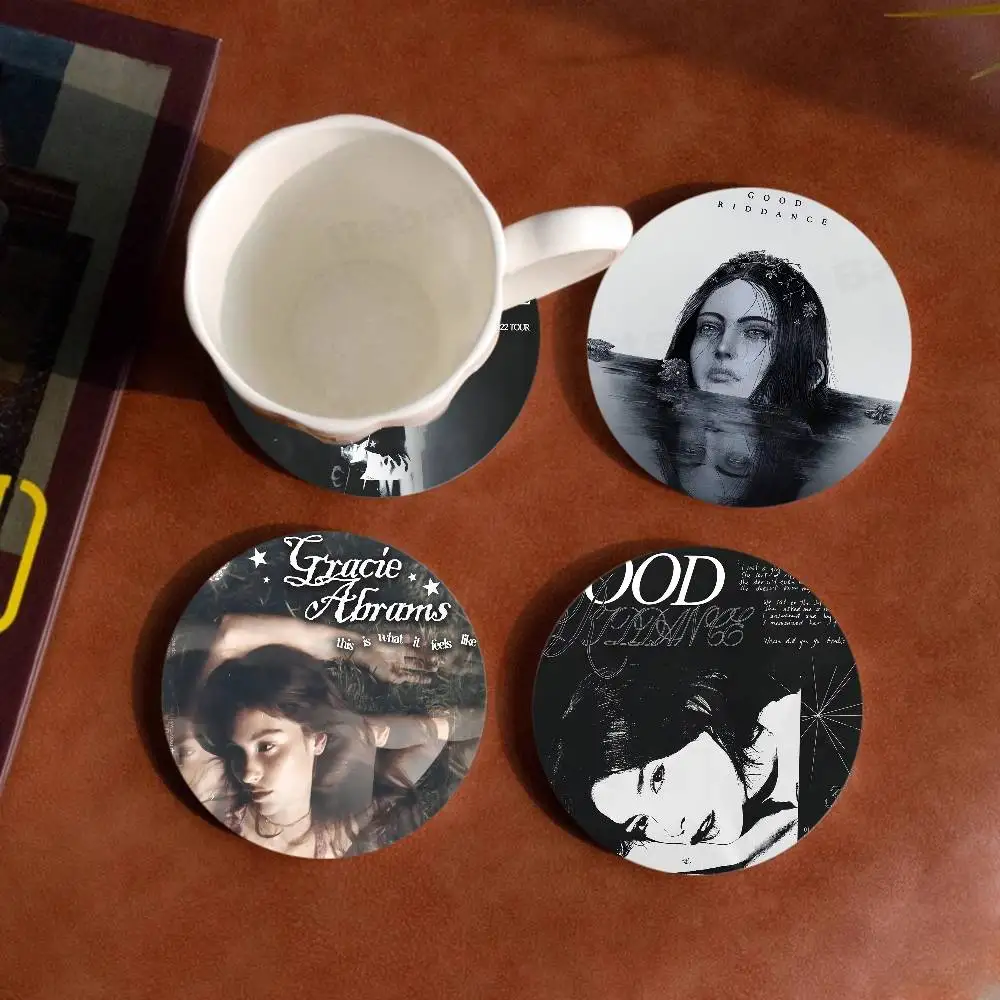 Gracie Abrams pattern art painted wooden anti-slip coasters, suitable for decoration of living room kitchenware