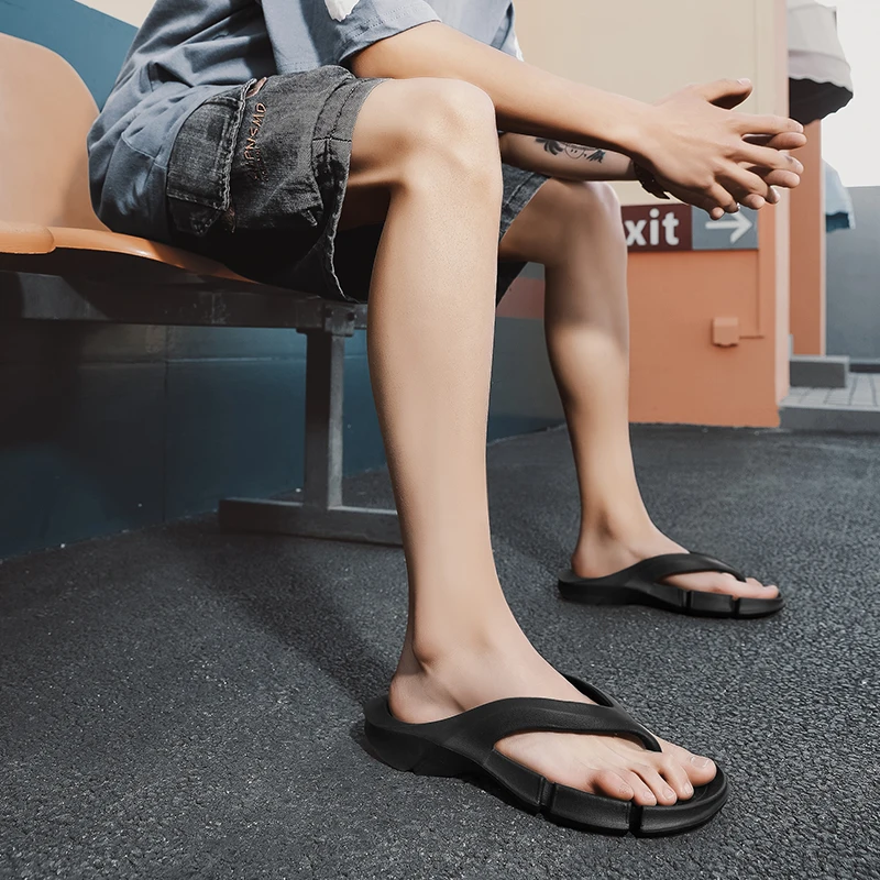 

Men's Flip-Flops Waterproof Non-Slip Soft Sole Comfortable Lightweight Breathable Slip-On Flip-Flops