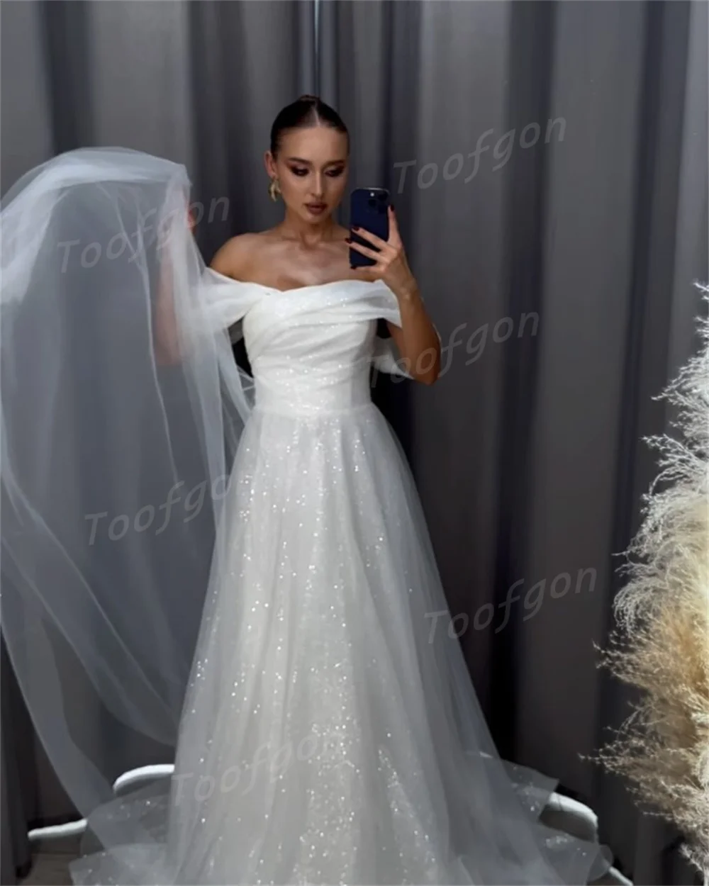 Toofgon بريق تول لامع فساتين الزفاف قبالة الكتف غاردن الطية سباركلي فستان العروس مخصص مشد عارية الذراعين زي العرائس