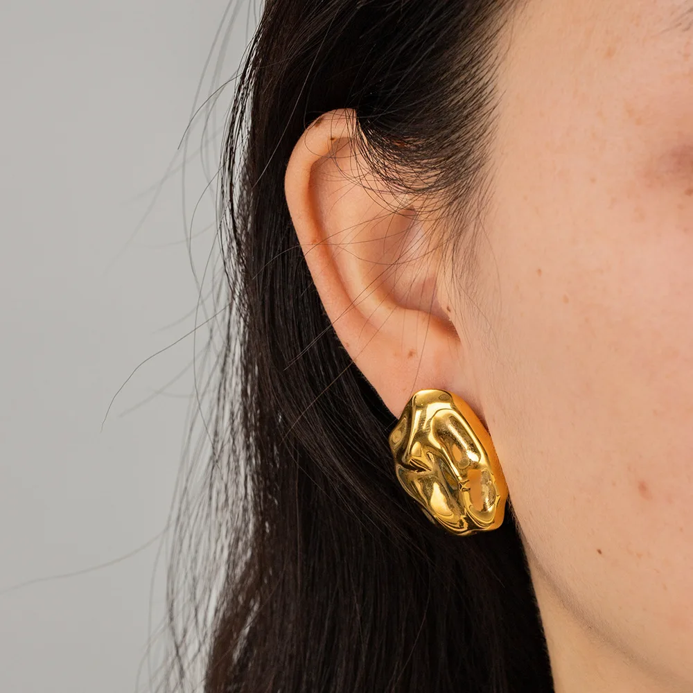 Vintage Gold Plated Chunky Irregular Hammered Clip on Earrings for Women Minimalist Geometric Non Pierced Earrings Party Gift