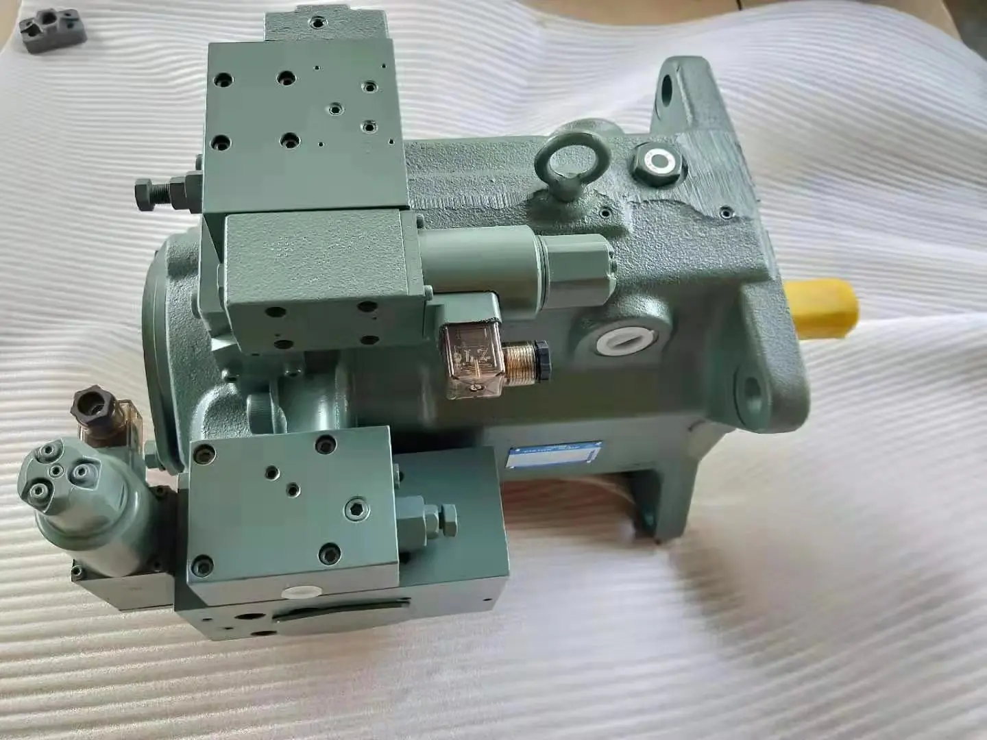 Hydraulic pump A10 A16 A37 A70 A145 A90 A100 high pressure Variable Displacement piston pump A145-F-R-04-H-S-60366 oil pump