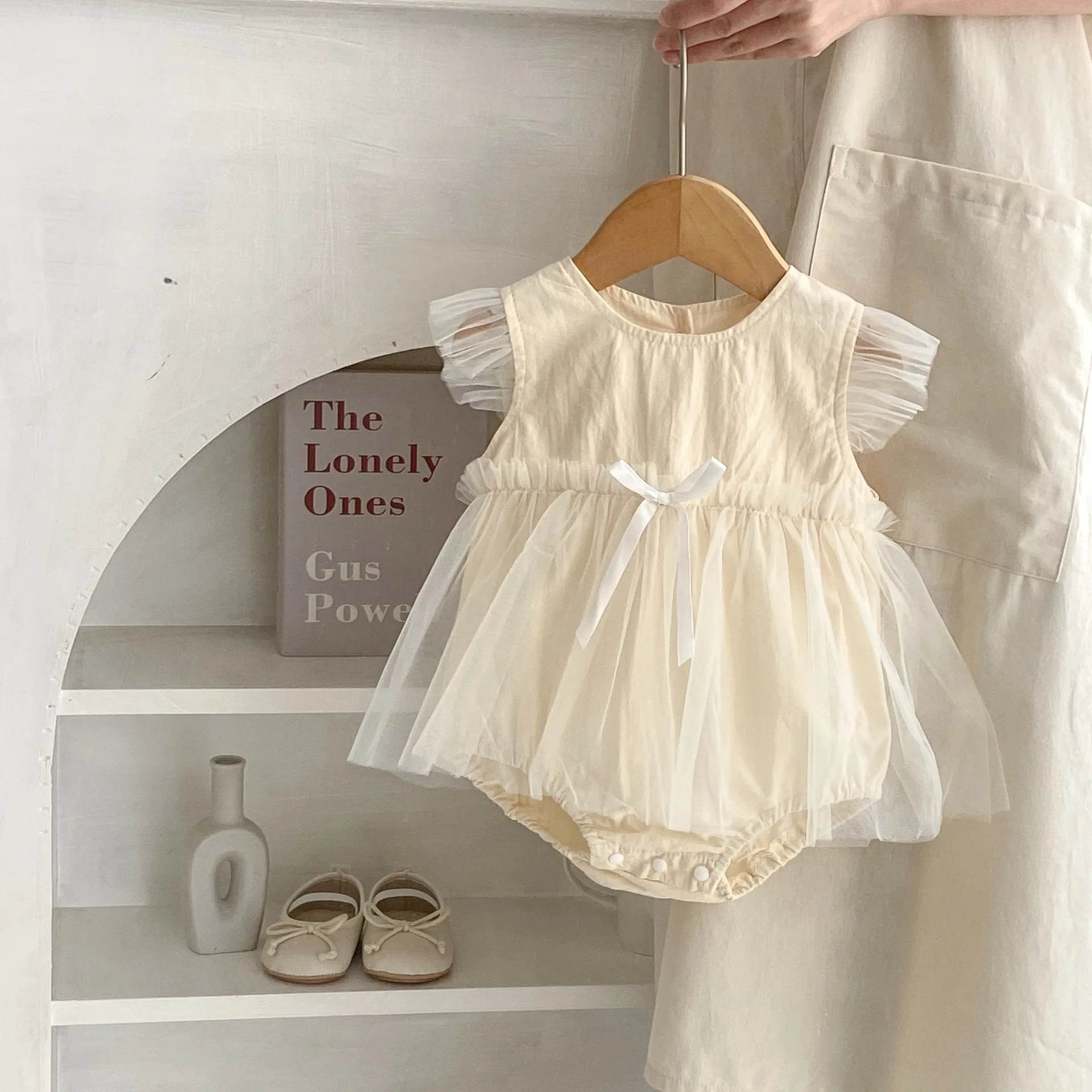 INS Summer New Baby Girls' Contrasting Wood Ear Collar Flying Sleeve Fragmented Flower One Piece Triangle Romper Dress