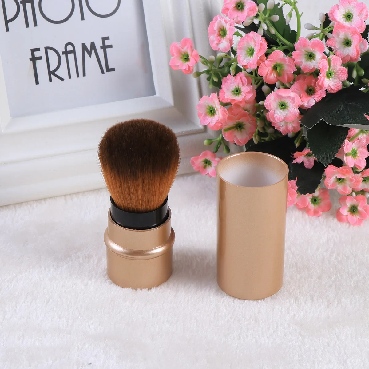 

Retractable Blush Brush Mini Size Lightweight Portable for Full Coverage Powder Foundation Mineral Blending Airbrush Finish