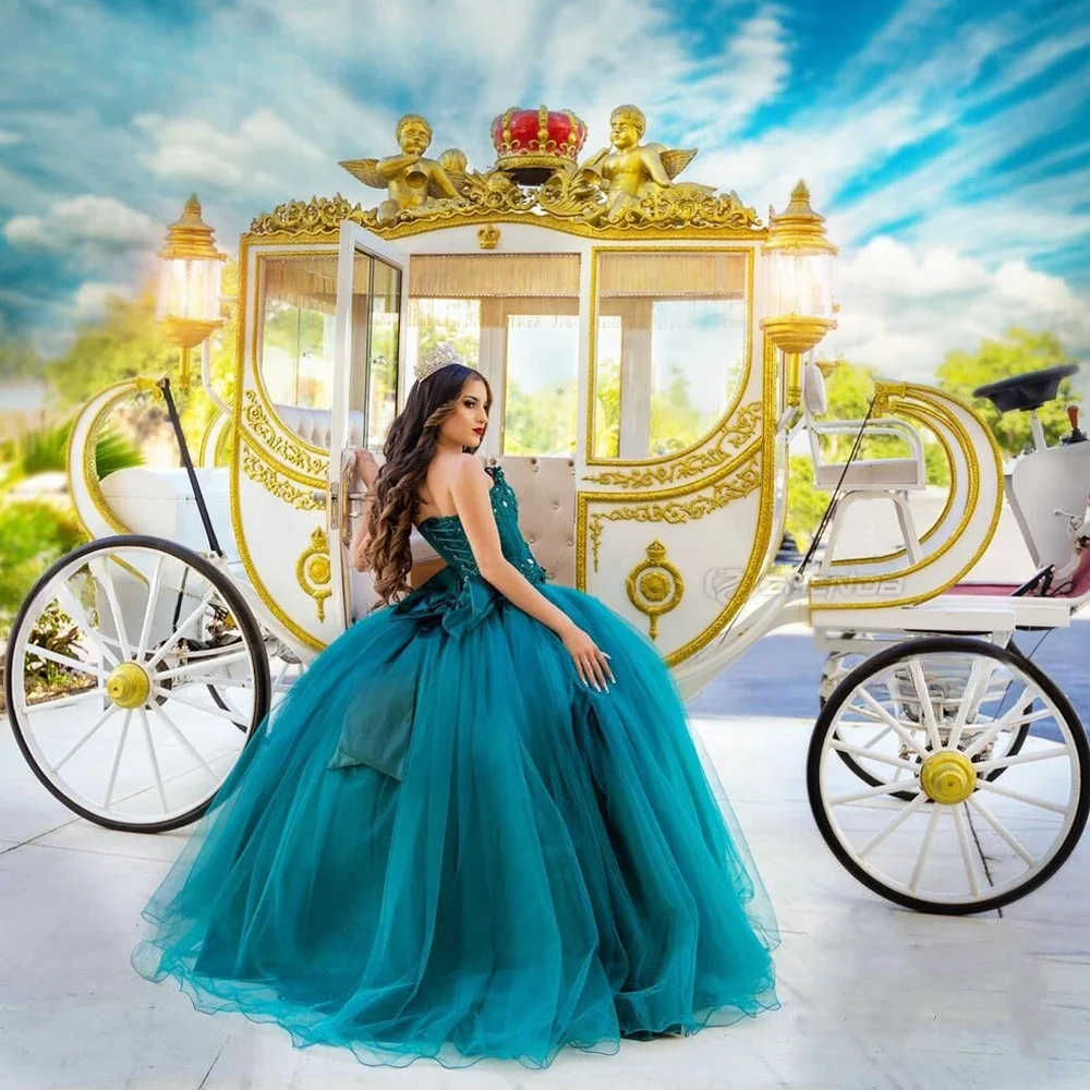 2023 latest Luxury royal wagon Sightseeing Victoria horse-drawn Carriage new energy royal horseless carriage