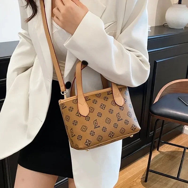 Letter Logo Diaper Bag Women's Leather Tote Luxury Crossbody Bag Vintage Minimalist Designer Large Capacity Fashionable
