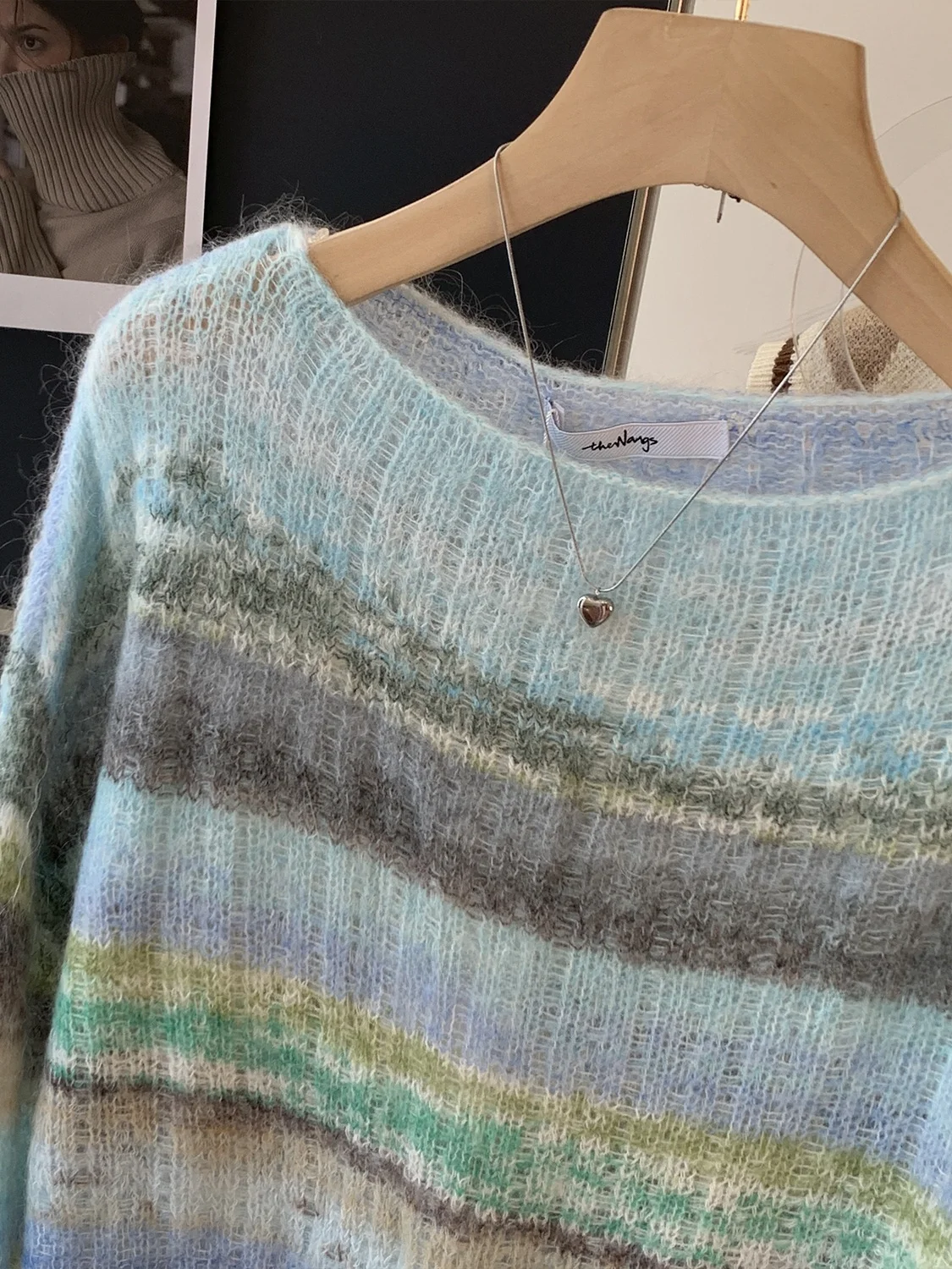 레이드바 레인보우 스트라이프 카메레 스웨터 여성용 초가을 2025 신상 루즈 얇은 오버헤드 니트 스트레이트 튜브형