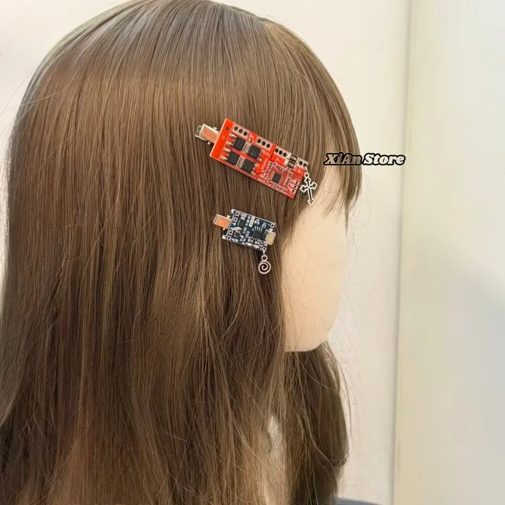 Tech Inspired Accessories - Pince à cheveux Y2K Cyberpunk Chip