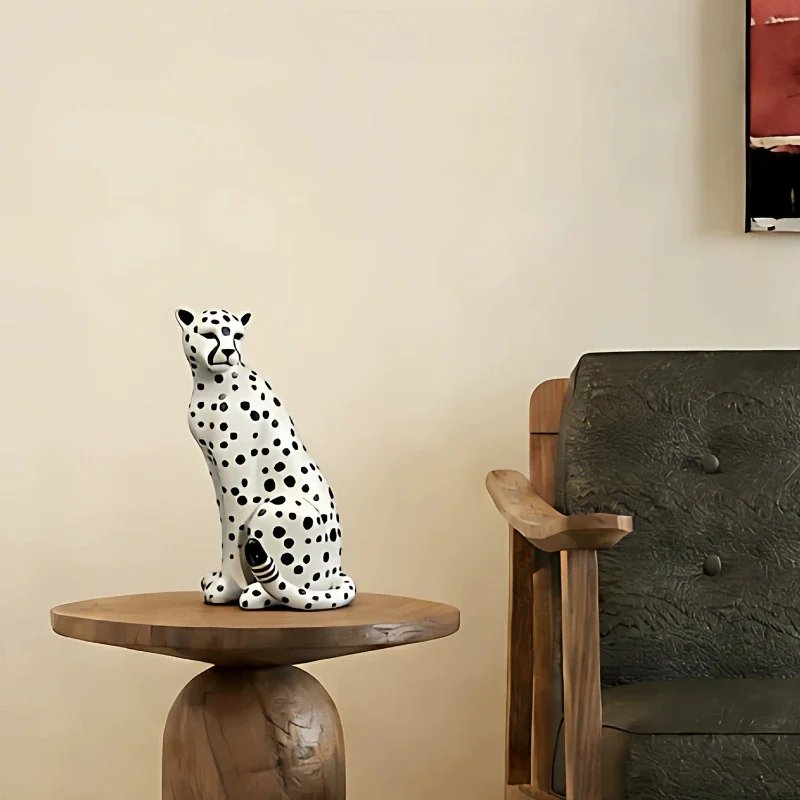 Creative Resin Handicrafts Leopard Cheetah Simulation Animal Sculpture Spotted Leopard Decorative Figurines Home Decoration Acce