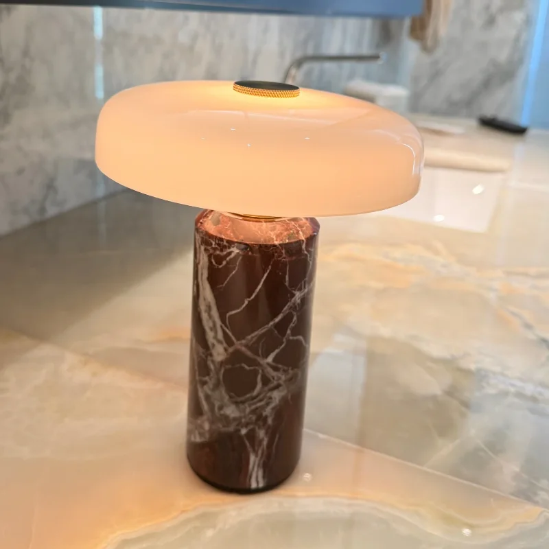 مصباح طاولة فاخر من الزجاج وال - مراجعة Decor Lighting Uk وسعره