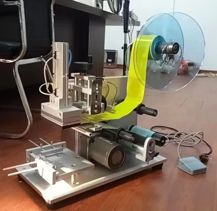 Pneumatic Semi-automatic Flat Labeling Machine Desktop Flat Surface Label Applicator for Box Pouch Bottle Top Label