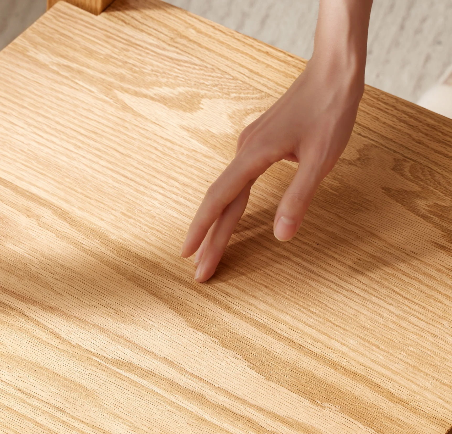 Eleganter Esszimmerstuhl aus massivem Eichenholz