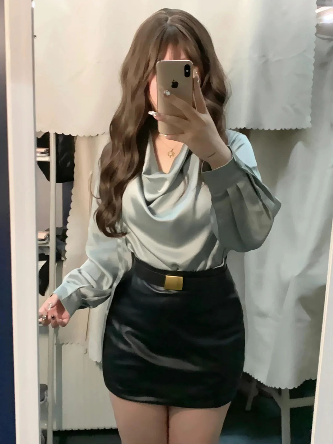 

Fashionable Chic Bean Green Shirt Women's Spring 2026 Slim Fit Dark Green Skirt Set High Waist Polyester Fiber V-Neck