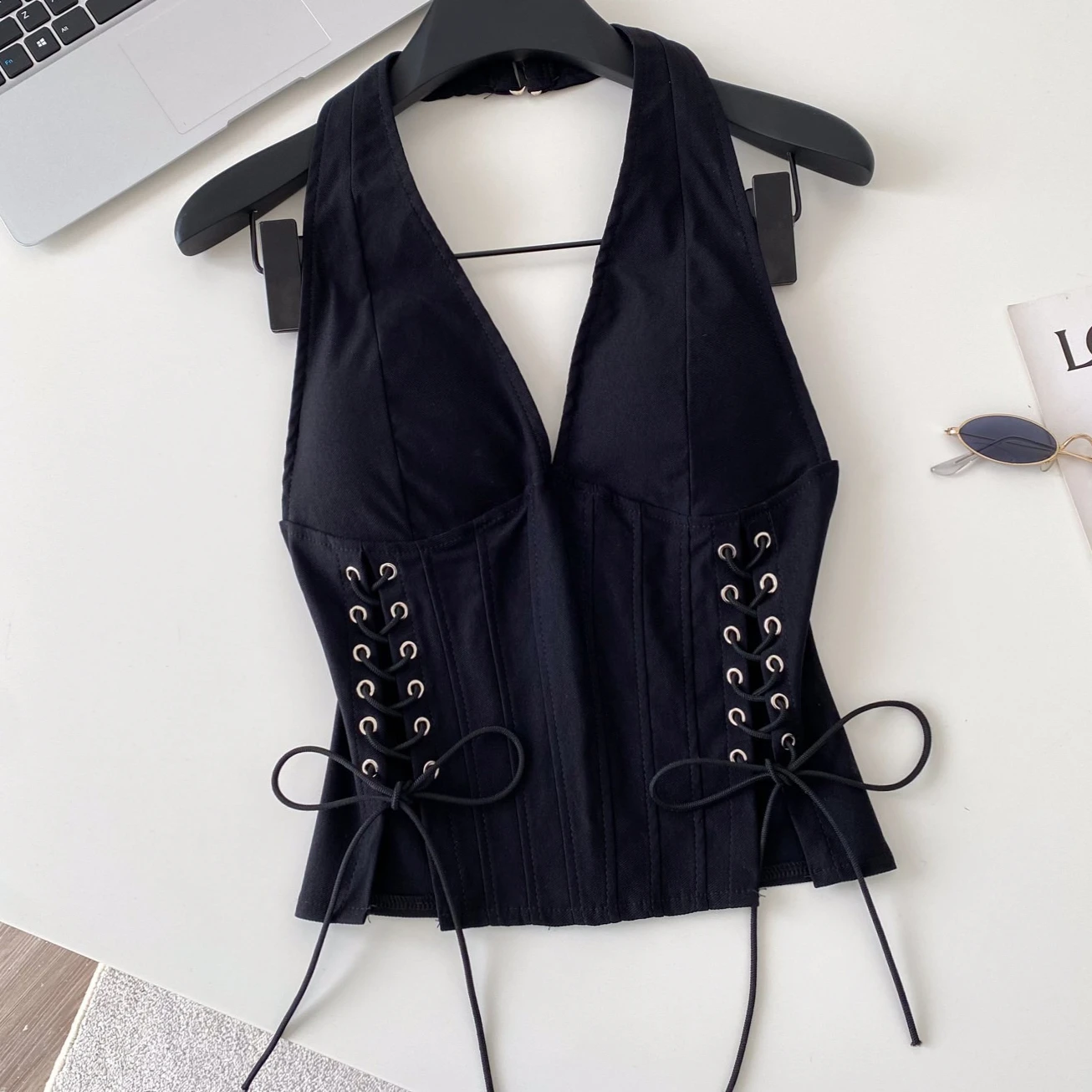 

Tanks Tops Women Camis Top Deep V Neck Sleeveless Sexy Y2k Streetwear Solid Halter Elegant Splice Lace Up Work Slim Fit 2026