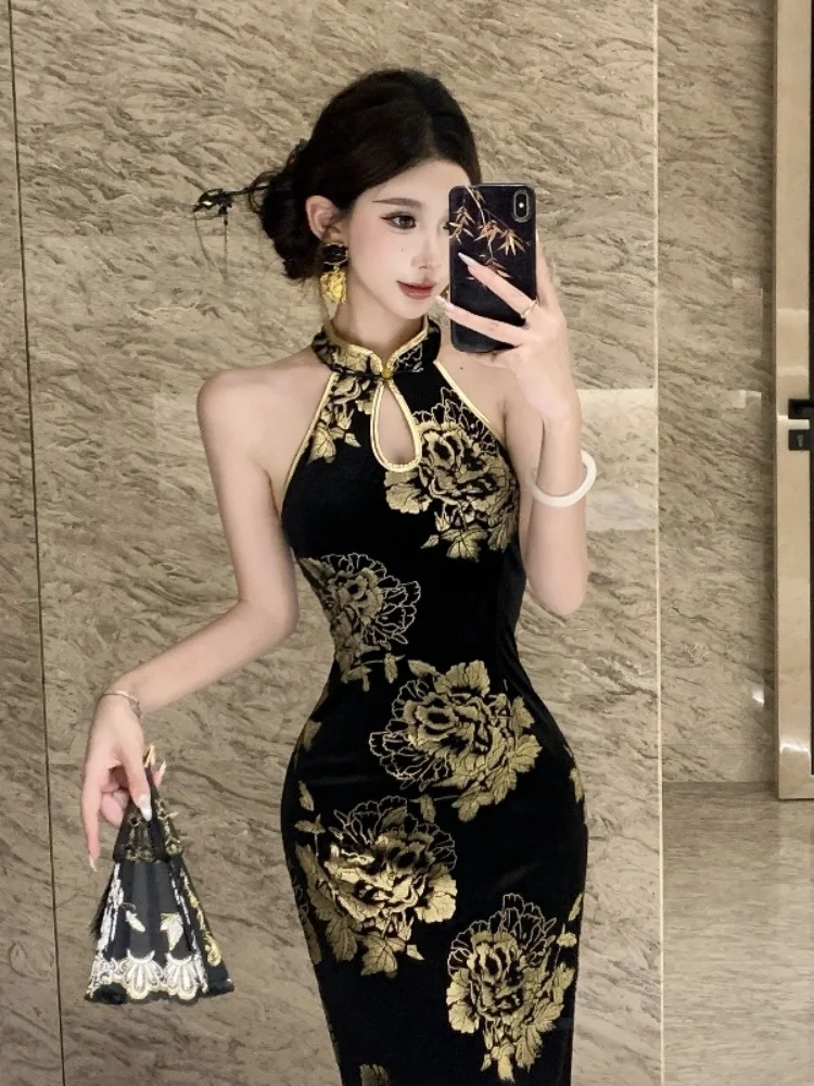

New Chinese Sle Velvet Slimming Long Dr Gold Emed Heavy Work Sling oulder High Slit Evening Gown Qipao Evening Gown