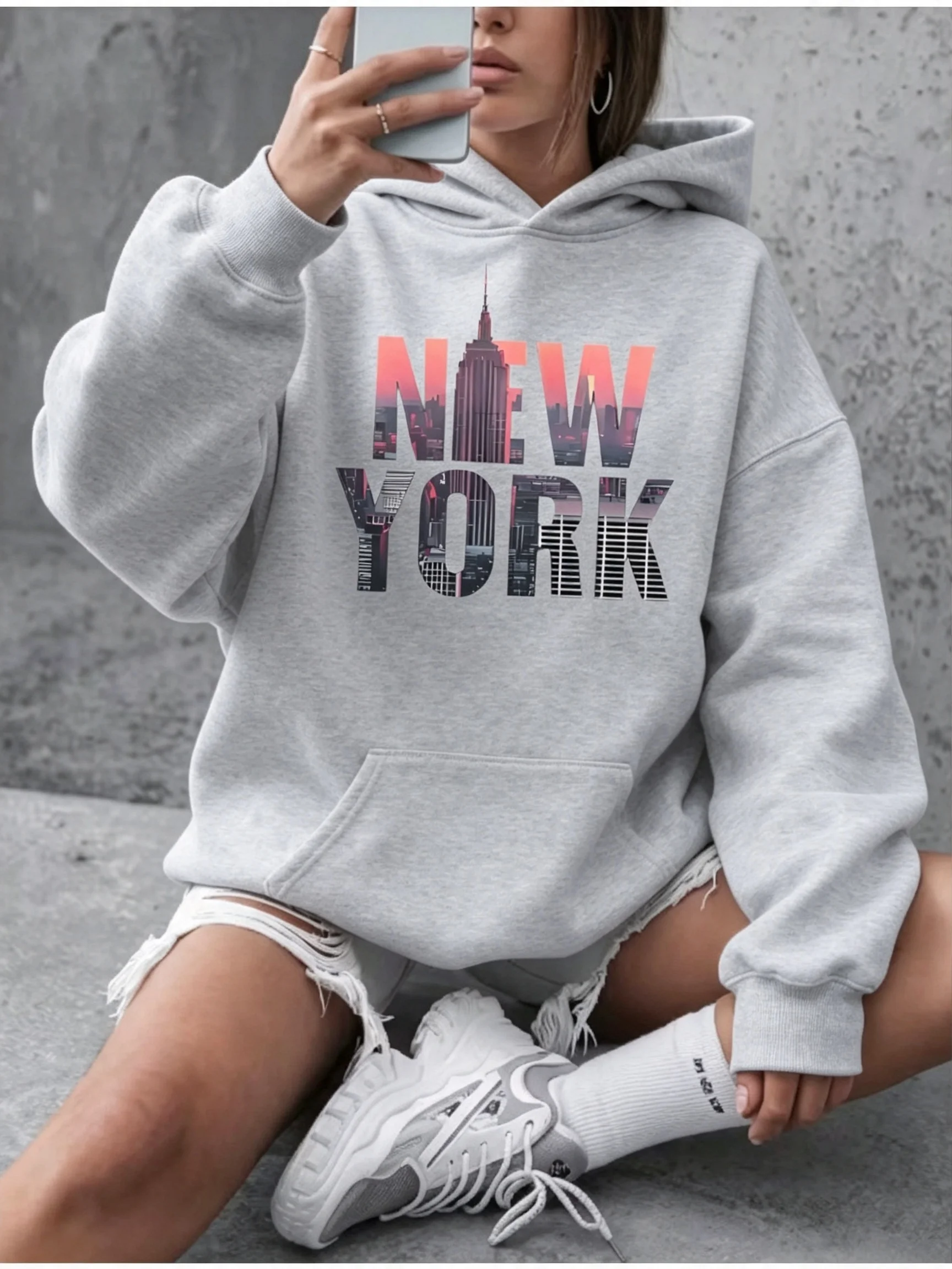 New York City Skyline Graphic Hoodie Women Colorful City Building Print Hooded Sweatshirt Casual Loose Pullover Hoodie hoodies