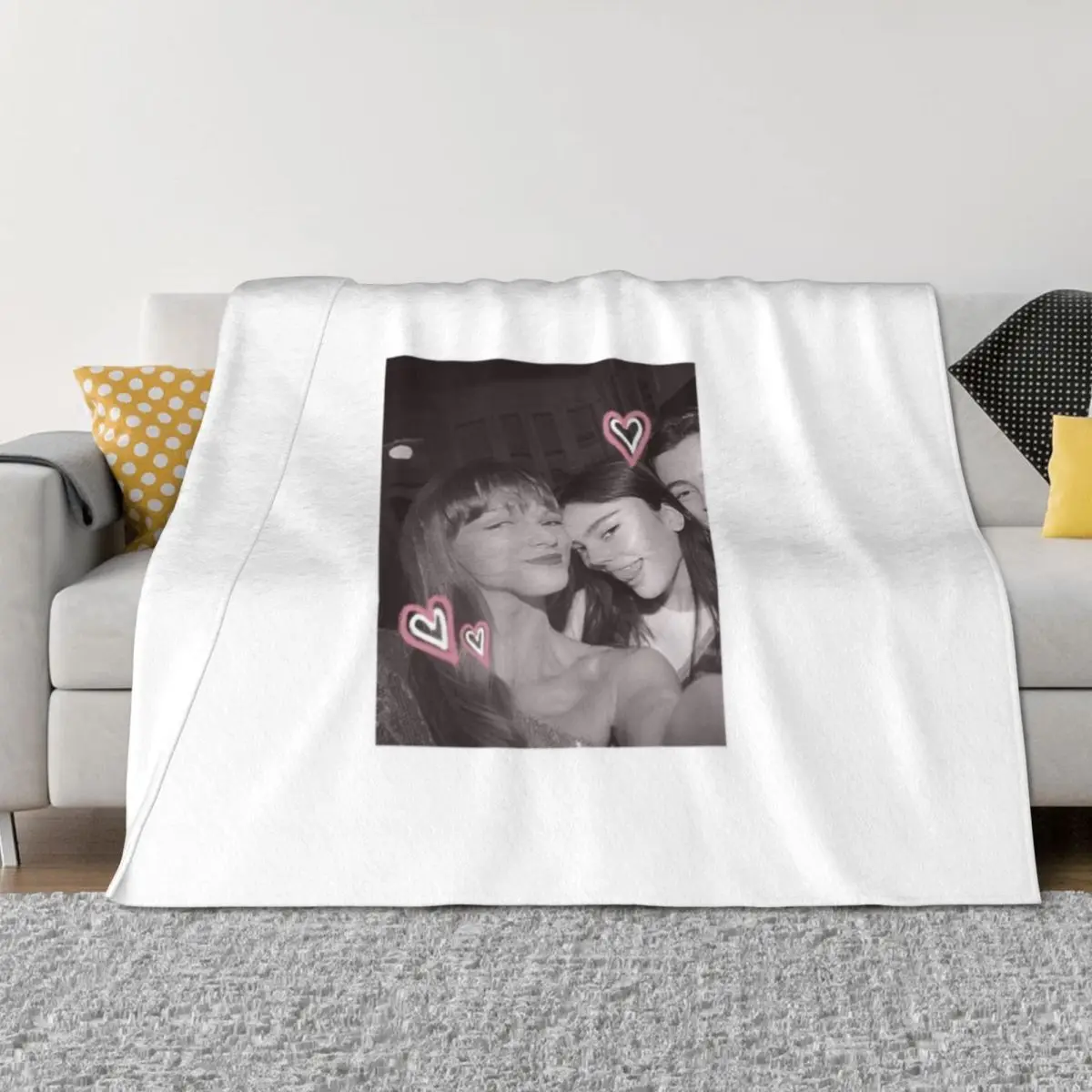 

gracie abrams heart Throw Blanket sofa bed valentine gift ideas Designers Luxury Throw Blankets