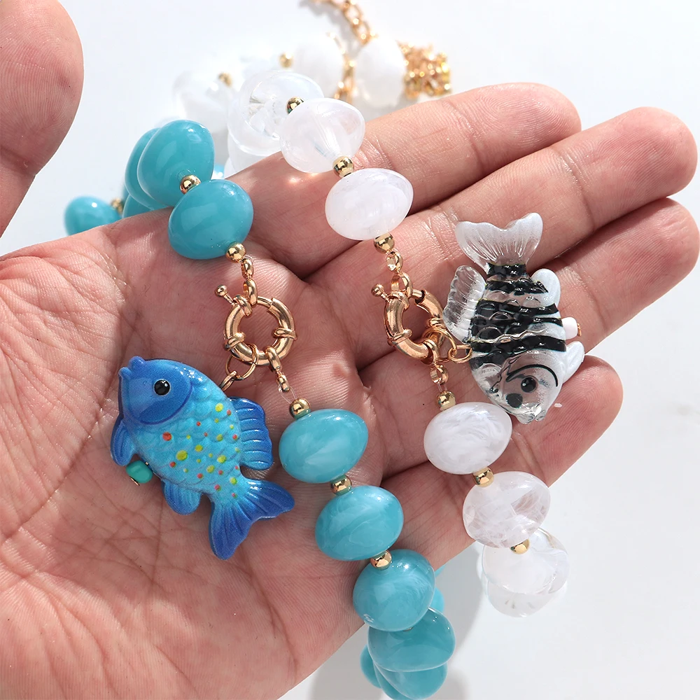 Neue Trendige Bunte Unregelmäßige Acryl-Perlen Choker Boho Niedliche Fisch-Anhänger Halsketten für Frauen Urlaub Strand Schmuck Geschenk – Detail 5