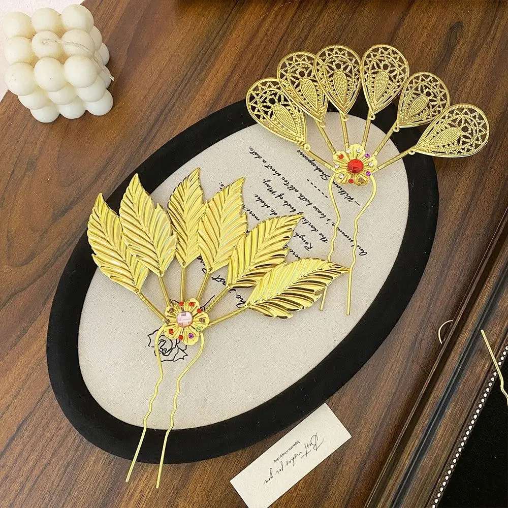 

Ancient Thai Metal Leaves Hairpin Flower Yunnan The Dai Nationality Thai Hair Sticks Headdress Rhinestone
