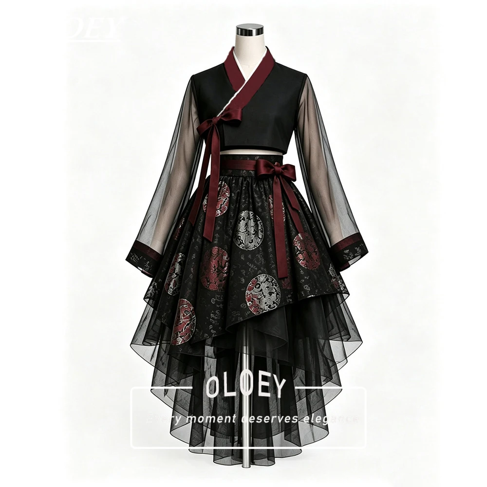 OLOEY Schwarzes Burgunderrotes Modernes Hanbok Jeogori Set, Oberteil mit Kreuz-V-Ausschnitt, Asymmetrischer High-Low-Rock, Rundmuster-Druck, Maßanfertigung