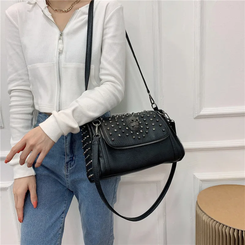 Punk Design Women Shoulder Bag High Quality Pu Leather Crossbody Bag Zipper woman Handbag Rivet Skull ladies Tote Purse black