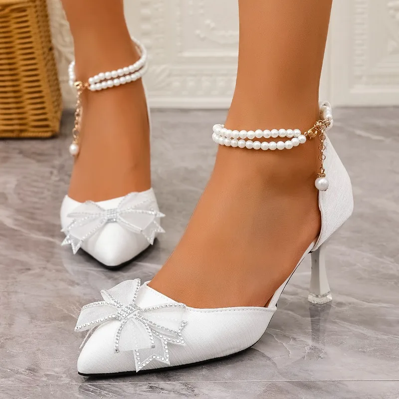 جديد أحذية الزفاف فتاة عالية الكعب صيف جديد القوس اللؤلؤ سلسلة وصيفة الشرف مع تنورة الفرنسية أشار تو أحذية واحدة