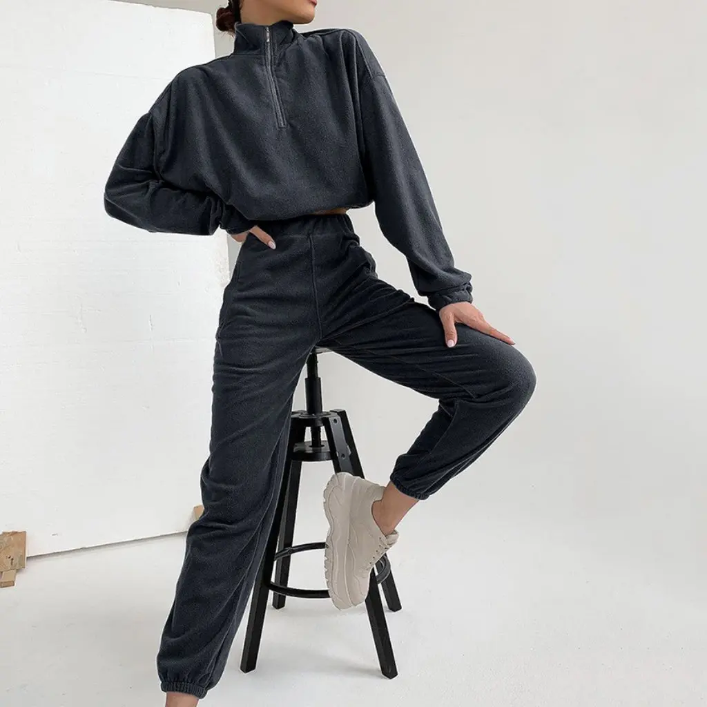 Zimowy damski elegancki komplet z polaru, dopasowany sweter z wysokim kołnierzem i spodnie, modny zestaw sportowy plus size dla europejskich kobiet.