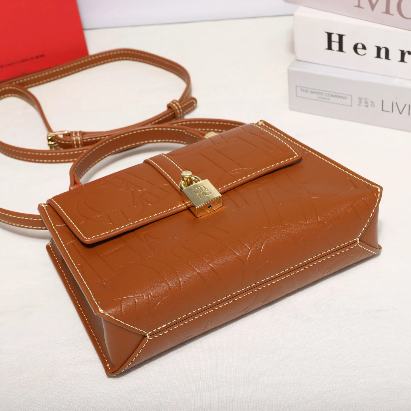 حقيبة يد نسائية متعددة الاستخدامات ذات علامة تجارية كارولينا هيريرا الفاخرة الخفيفة بتصميم كلاسيكي منقوش حقيبة كروس كلاسيكية #3