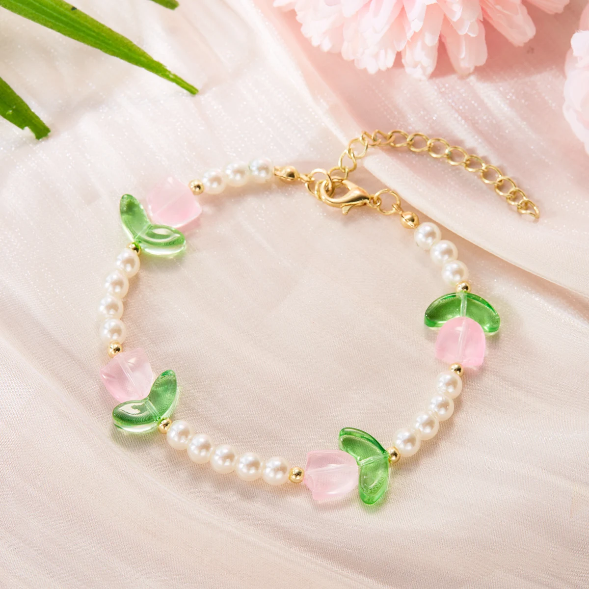 Delicate Tulip Imitation Pearl Choker Necklace for Women Girls Sweet Flower Green Leaves Necklace Wedding Party Jewelry Gift