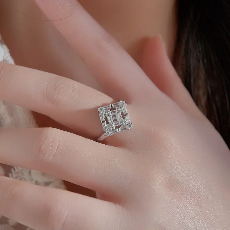 جديد S925 الفضة الخفيفة الفاخرة سلم مربع جولة الزركون الظهر هندسية المعين خاتم الأزياء الدائري