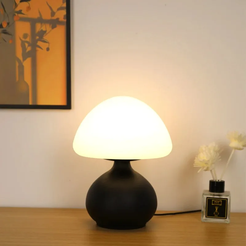 LED Mushroom Desk Lamp USB Three Color Adjustable Bedroom Living Room Study Desktop Decoration Cream Style Warm Atmosphere