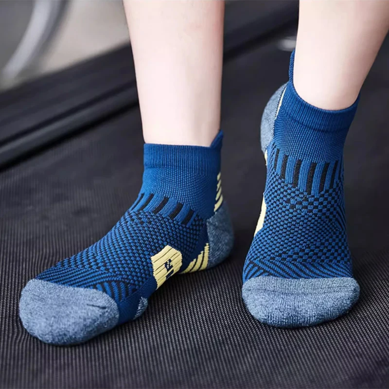 3 Pairs Professional MEN\'S Sports Socks Outdoor Running Fitness Climbing Thick Quick Drying Towel Short Socks for Man 39-45