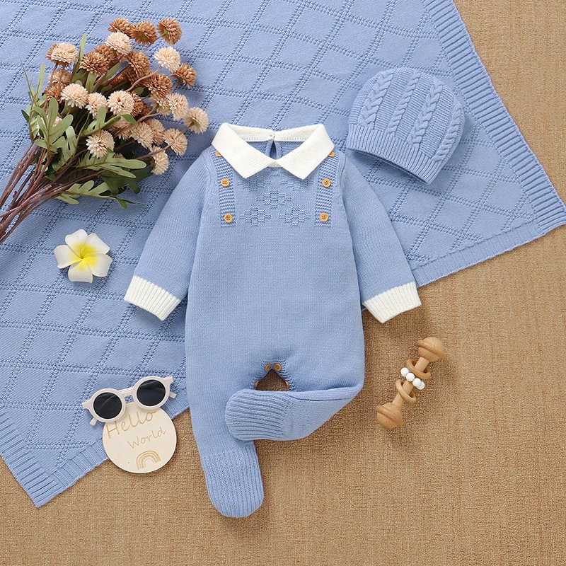 Newborn baby knit 3-piece set: long-sleeve footed romper with a collar, cable knit hat and blanket, baby diamond-patterned jacqu