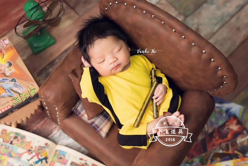 Newborns at 100 days old babies nunchucks photography clothing photography studio shooting bebe fille  신생아사진  roupa bebe