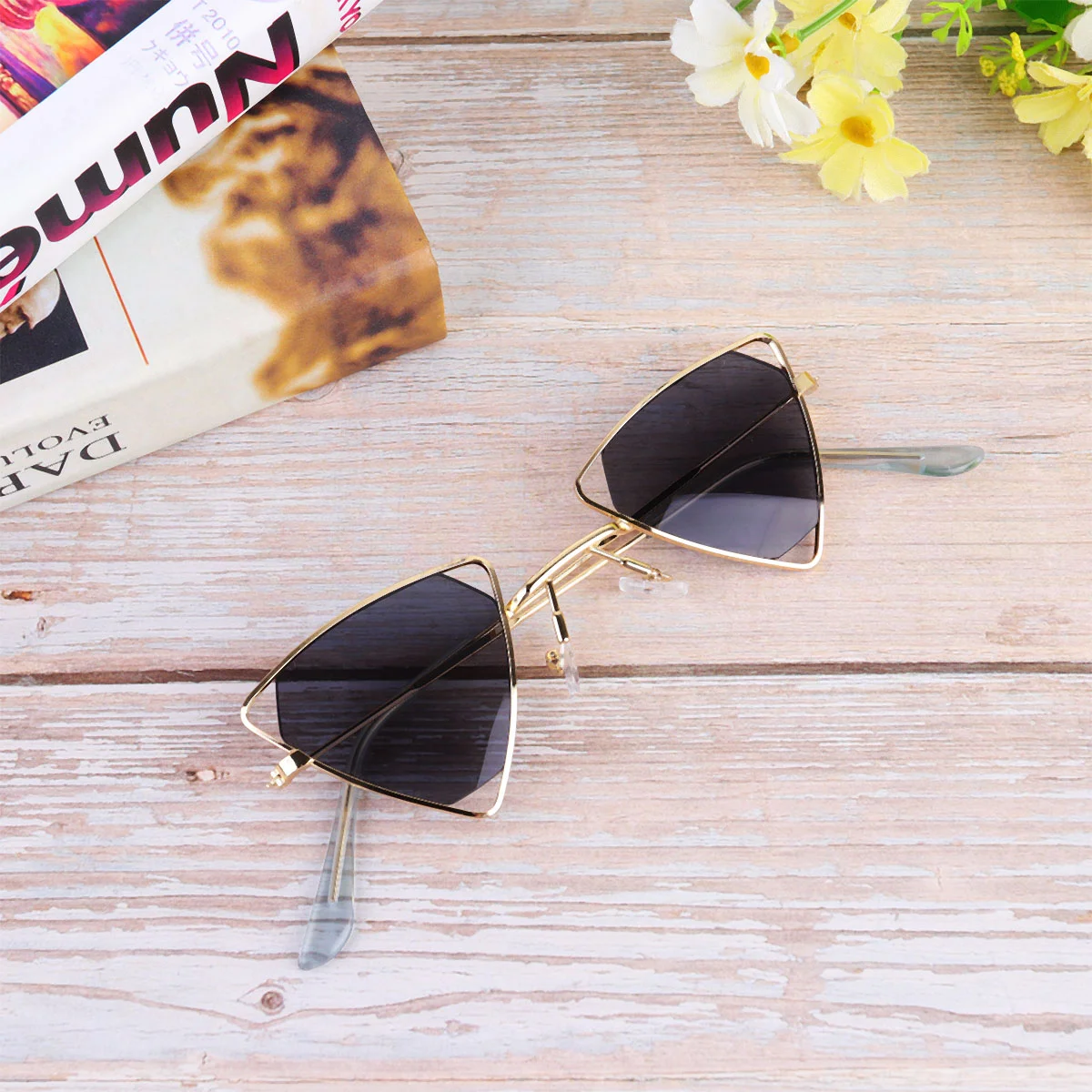 Chain for Glasses Women Sunglass Personality Metal Frame Sunglasses Miss Blue Light
