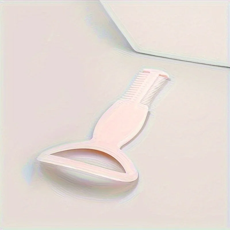 アイライナー ステンシル & マスカラ ガード 3 個、コーム付き - 正確な汚れのない塗布のための人間工学に基づいたデザイン、ライトベージュ