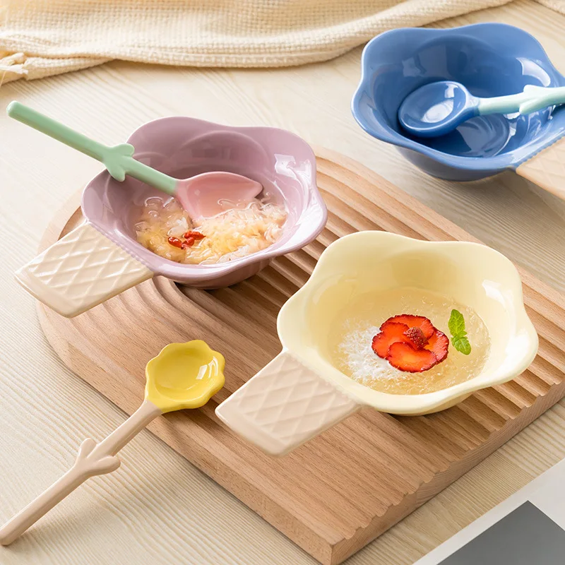 

Creative Flower Shaped Ceramic Handle Bowl Household Cute Ice Cream Bowl Yogurt Oat Bowls Multifunctional Ceramic Dessert Bowls
