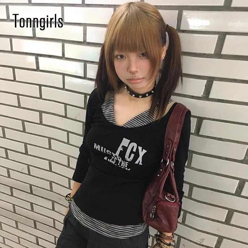 Tonngirls Gothic Print T Shirt Women Patchwrok Fake Two Pieces Tops Y2k Vintage Crop Tops Streetwear 2000s Japanese Tshirts Tops