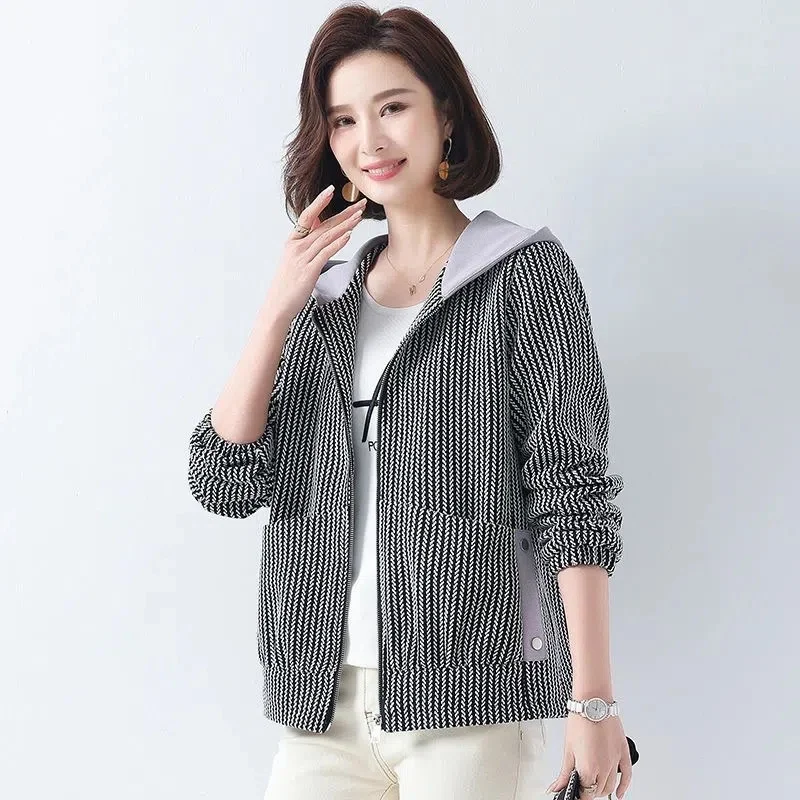 Hooded Fashion Short Jacket Women 2024 Spring Autumn New Coat Korean Loose Large Size Overwear Casual Age-Reducing Jackets Femal