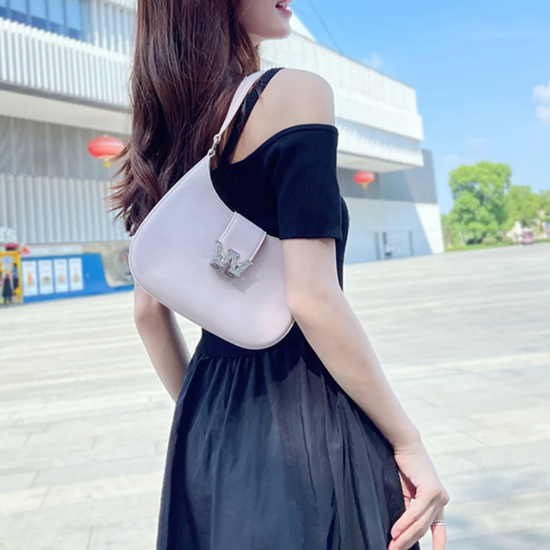 Fashion Women Jelly Bags Shoulder Bags Trend PVC Solid Color Axillary Bags Leisure Versatile Lady New Moon Package Crossbody Bag