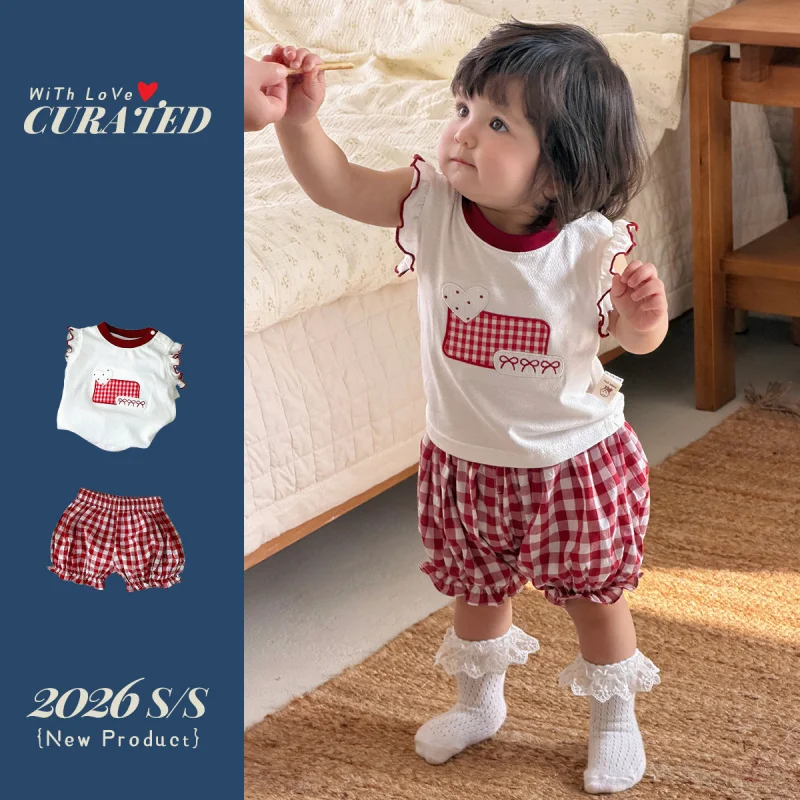 

Summer1Cute toddler girl's outfit with lace sleevestShort-sleeved shirt and plaid shorts two-piece set for baby girls