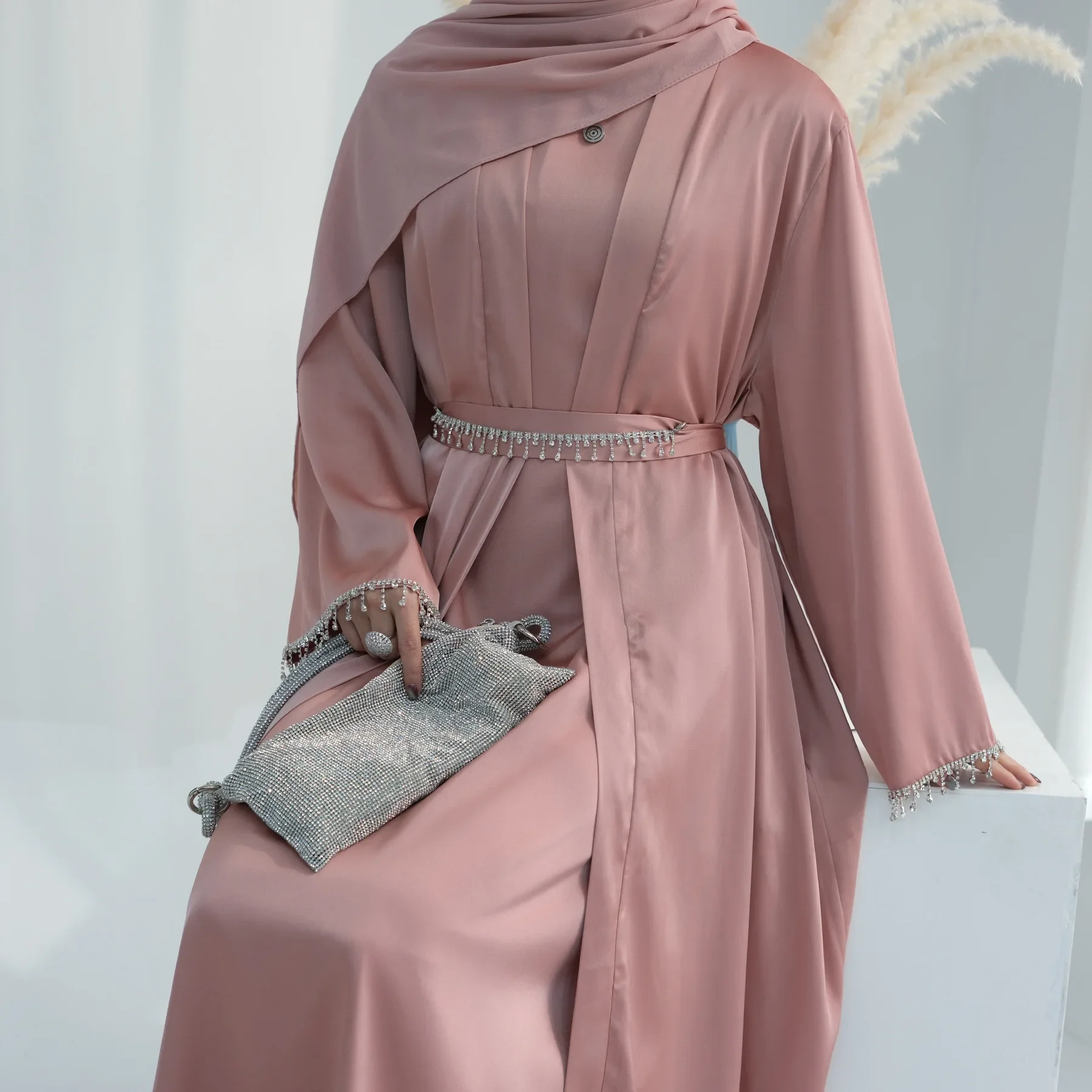 Satin Abaya Dubai Luxus Perlen Kimono Muslim Rosa Abayas für Frauen Türkei Marokkanischer Kaftan Hochzeit Party Kleid Islamische Kleidung