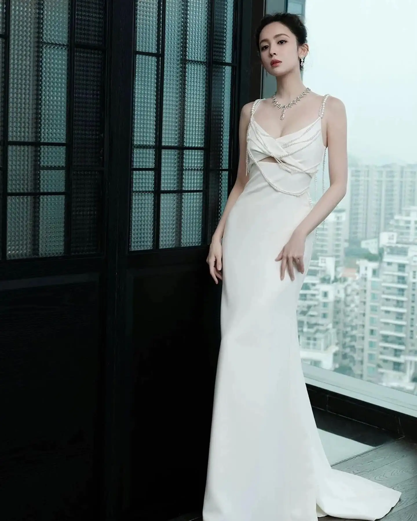 

Customized Sexy Jersey Mermaid Spaghetti Straps Beading Pearls Evening Dress Luxury Sleeveless V-Neck Floor Length Party Gowns