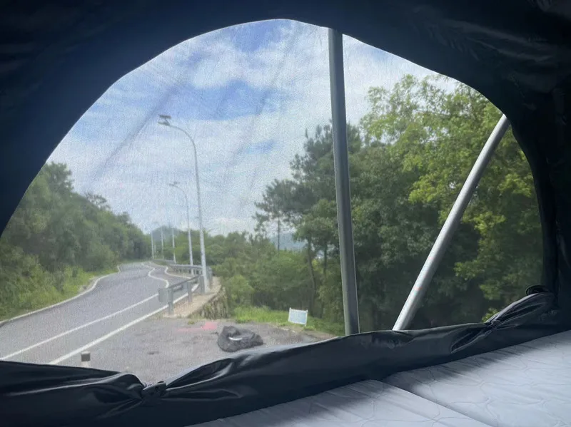 Рисунок 4 - Легкая маленькая палатка на крыше