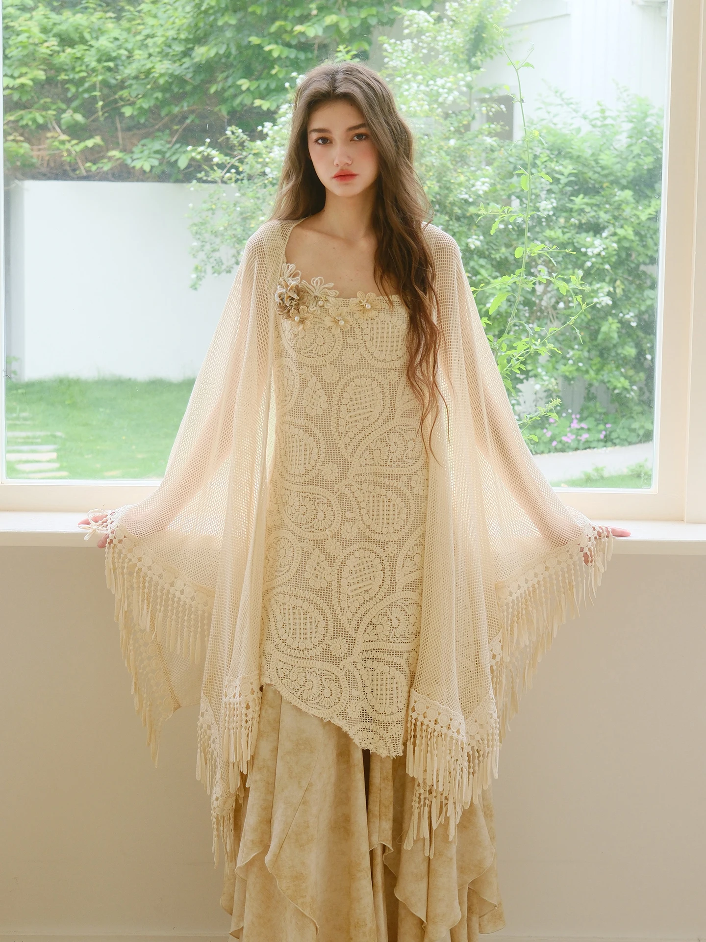 

Peter Pan Uncle Woven Shawl Romantic Fringe Versatile Cotton Breathable French Style Cardigan for Women Spring Season
