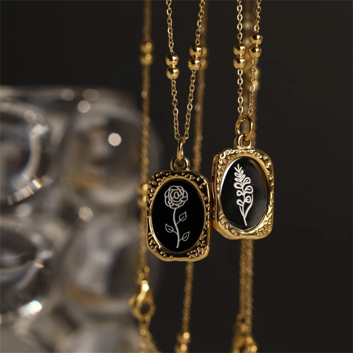 مرآة سحرية روز ديسمبر زهرة قلادة طبقة مزدوجة قلادة زهرة قلادة فراغ مطلي الذهب عيار 18 قيراط في الفرن