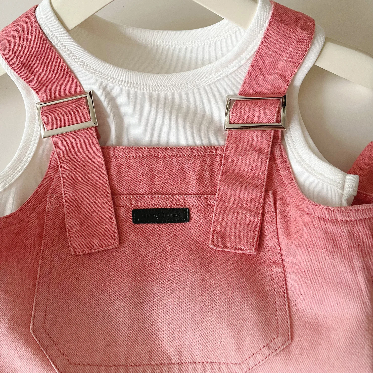 Conjunto de 3 piezas de Falda vaquera para niña, Top sin mangas con tirantes y botones, color rosa degradado, suave, vaquero, verano, 2024