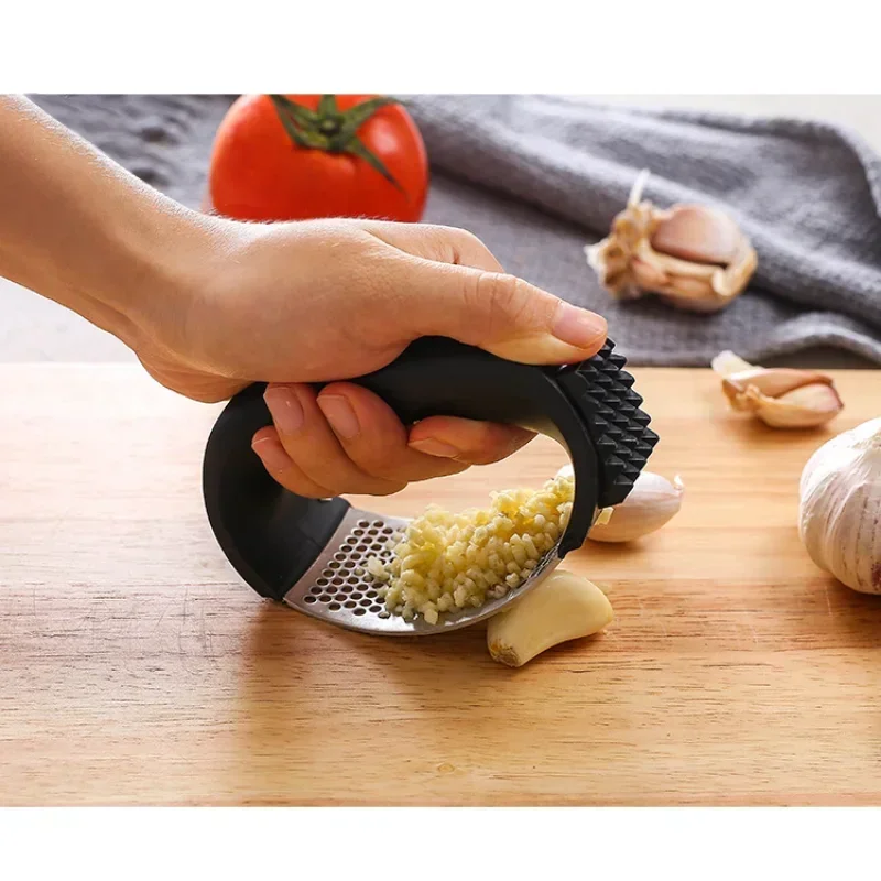 1pcs Gadgets kitchen accessories Stainless Steel Garlic Press Manual Garlic Mincer Chopping Garlic Tools arc Vegetable Kitchen