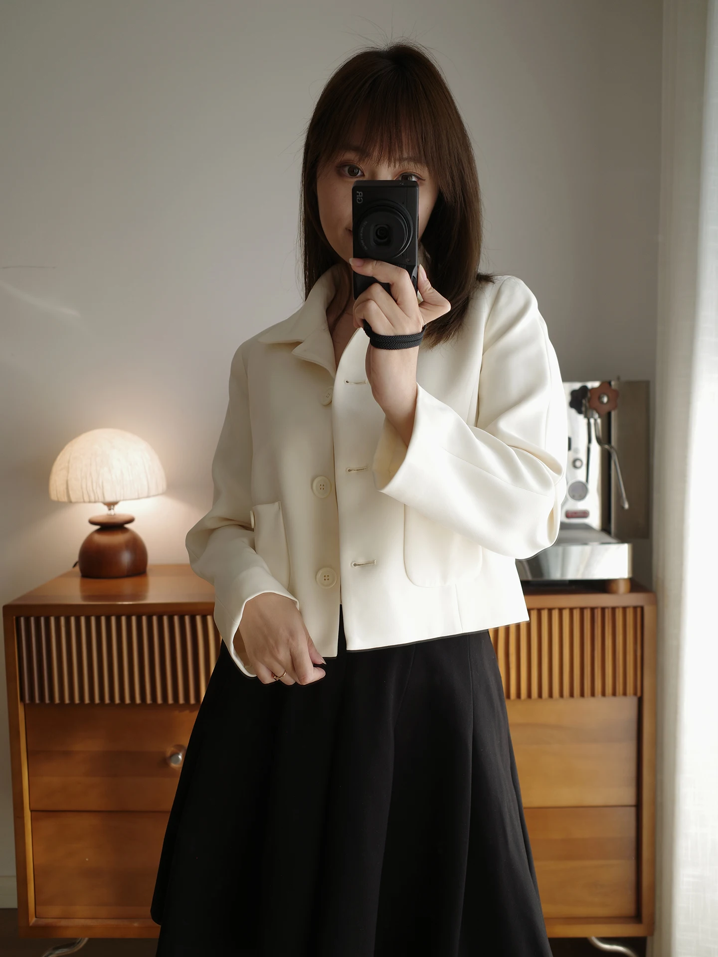 

Модный укороченный приталенный жакет для женщин, весна 2026, облегающий крой, с отложным воротником, длинный рукав, полиэстер