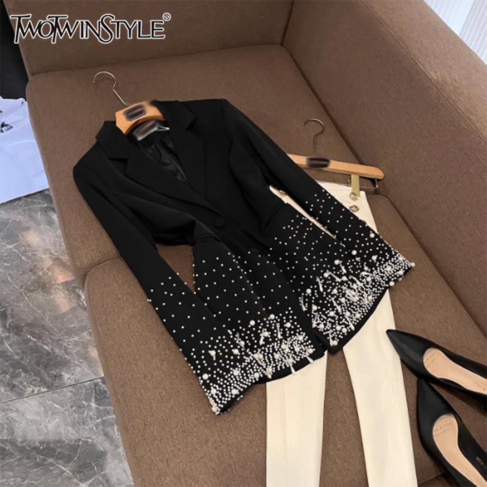 

TWOTWINSTYLE повседневные утягивающие куртки с жемчугом для женщин, дизайнерские вечерние пиджаки с длинными рукавами и лацканами, женская мода KJA545775
